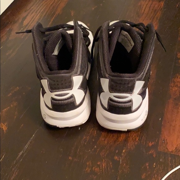 M 7.5 Under Armour Micro G basketball shoes - Picture 4 of 4